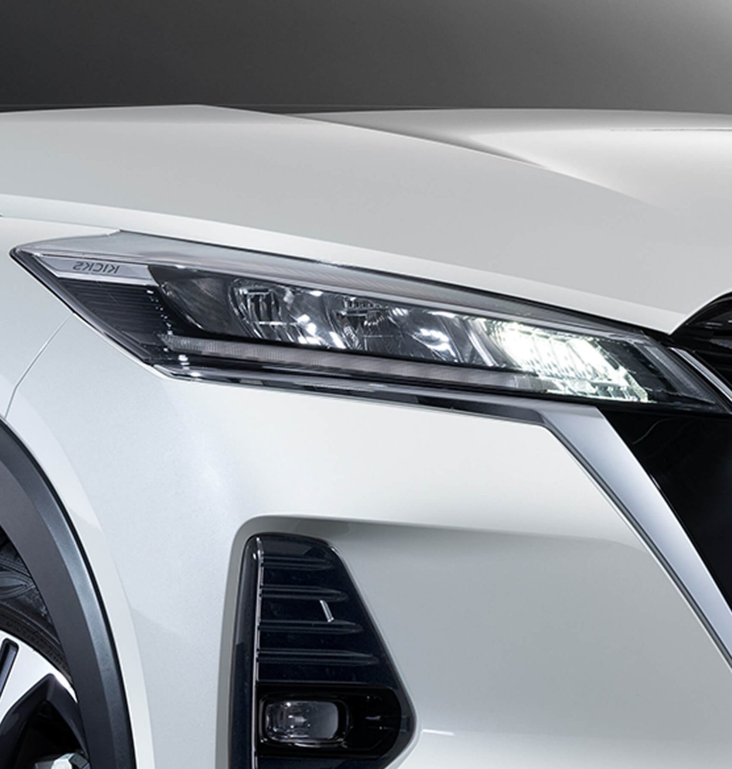 FULL LED HEADLAMPS WITH DAYTIME RUNNING LIGHTS