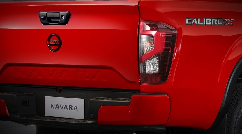 NAVARA ENGRAVED TAILGATE &amp; CALIBRE-X DECAL
